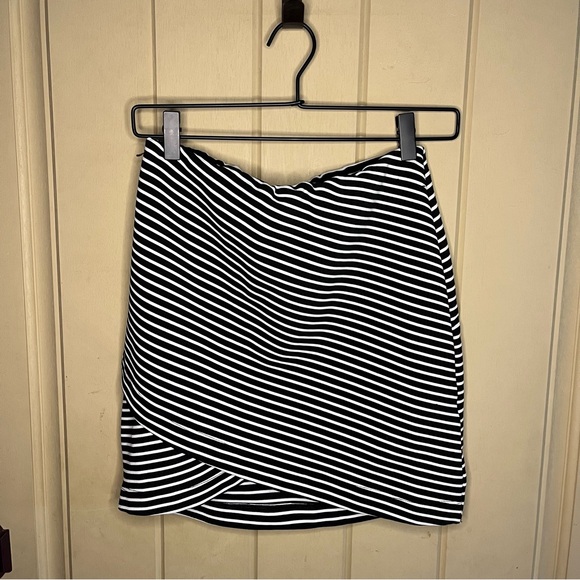 SO Striped Skirt - Picture 1 of 5